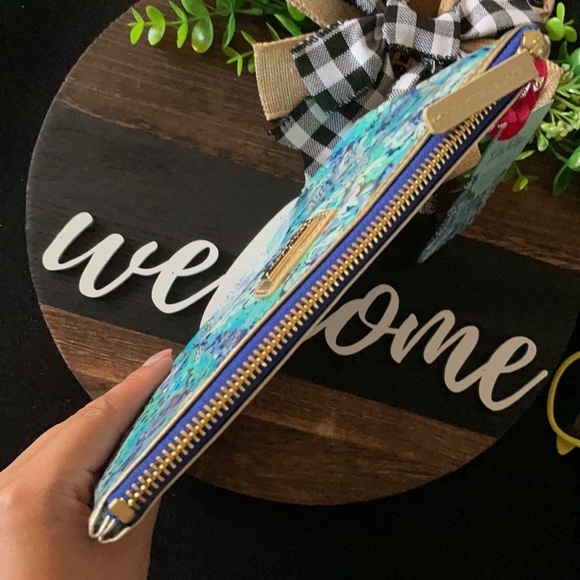 Lilly Pulitzer Blue Pencil Case with Bonus Pack (B6) - Picture 7 of 9